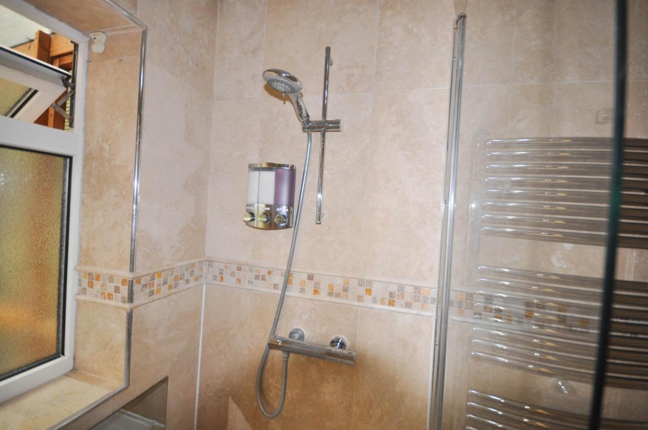 Modern 2 Bed Apartment Luton  Zewnętrze zdjęcie
